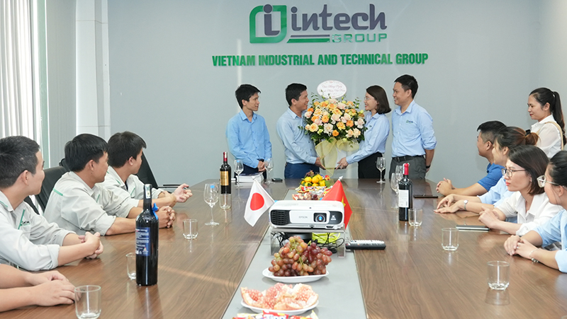 cbcnv intech group to chuc tri an ban lanh dao nhan ngay doanh nhan viet nam
