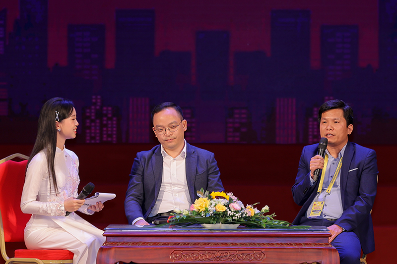 ceo hoang huu thang tham gia toa dam tai le vinh danh top 10 thuong hieu uy tin hang dau chau a