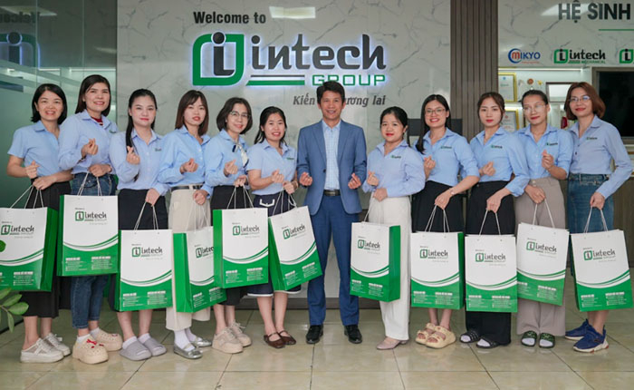 gui tron vi tet   trao du yeu thuong toi cbcnv intech group