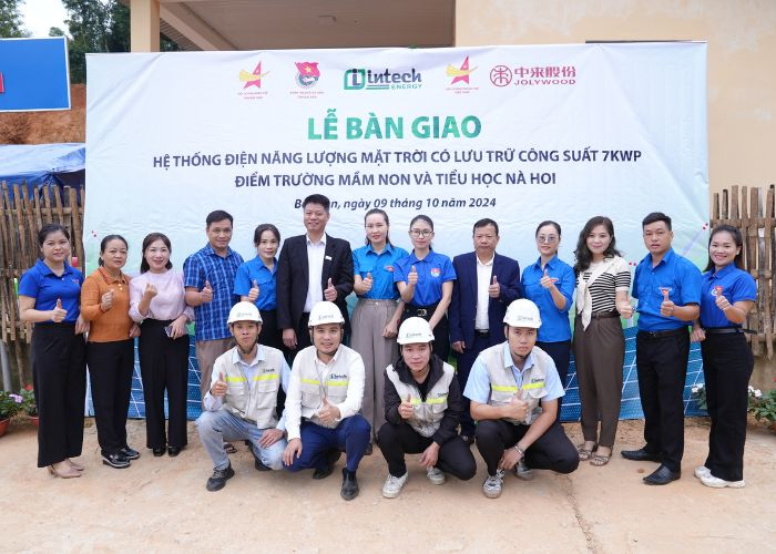 intech group ban giao he thong dien mat troi 7kwp thap sang diem truong tai bac kan