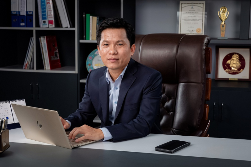 ong hoang huu thang  tu nha tro xay dung nen tap doan vung manh
