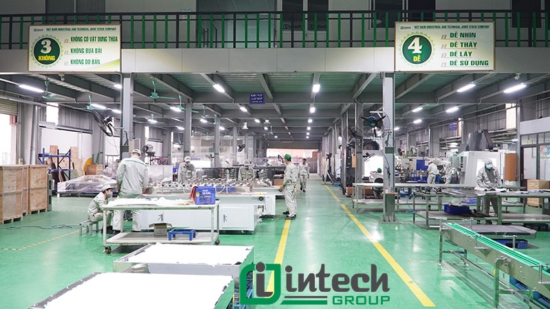tham quan xuong san xuat chat luong cao cua intech group
